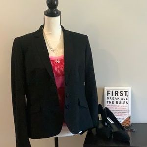 Anne Klein black, notch collar 2pc pantsuit. Black. Size 10.